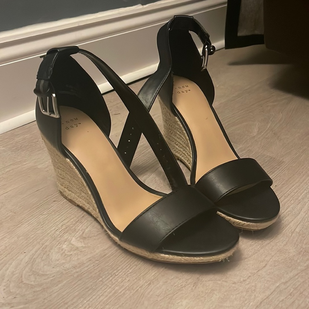 A New Day Black wedge heals